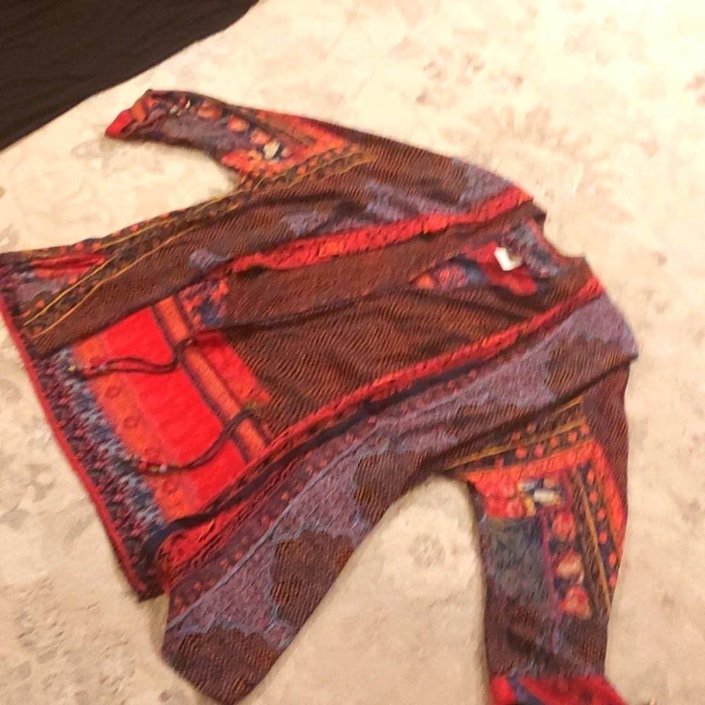 Stunning vintage Carol Little top,size1x in excellent cond,vibrant colors,unique